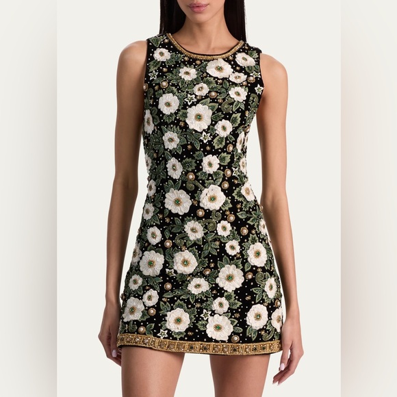 Alice + Olivia Dresses & Skirts - Alice And Olivia New Lindsey Embellished Gown Size 4 $1,995.00